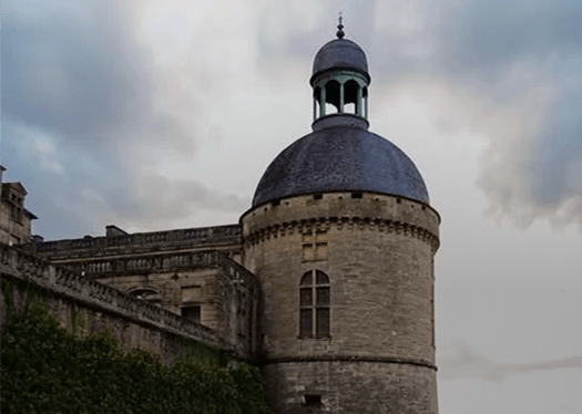 Château de Hautefort en Dordogne