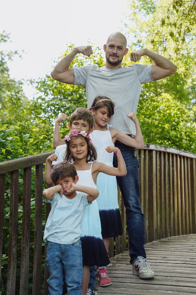 Séance photo famille en Dordogne — Fanny Labbé Photographe