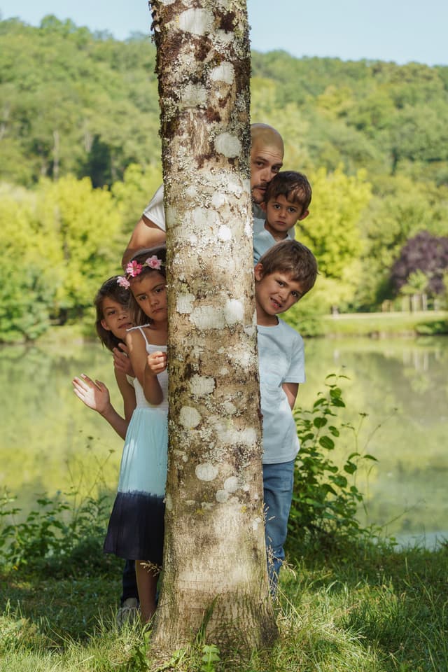 Moment de complicité en famille, Dordogne